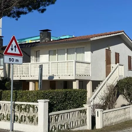 Seafront With Fenced Yard And Sea Views Apartment Bibione