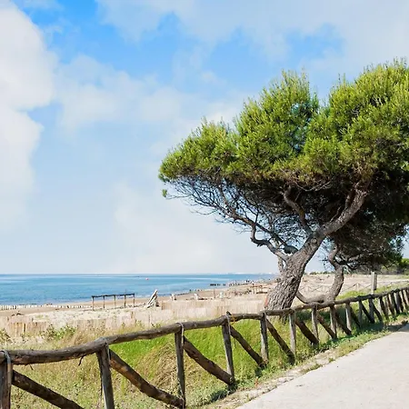 Apartment Seafront With Fenced Yard And Sea Views Bibione